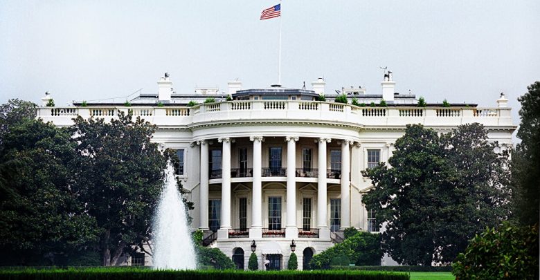 إخلاء مبنى قرب البيت الأبيض