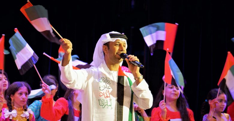 فايز السعيد يهدي "بطاقة شخصية" للشعب الإماراتي في يومهم الوطني