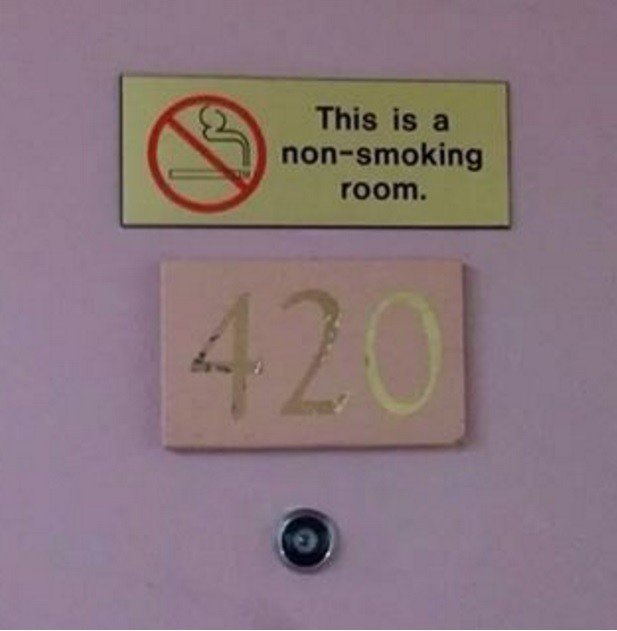 الغرفة 420