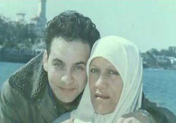 مصطفى قمر ووالدته