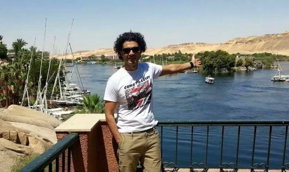 خالد النبوي يروج للسياحة في مصر بـ«الصيني»..فيديو