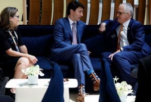 رئيس الوزراء الكندي وجوارب غريبة