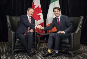 رئيس الوزراء الكندي وجوارب غريبة