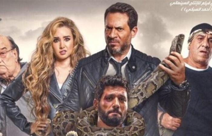 حول أفيش فيلم "عقدة الخواجة"