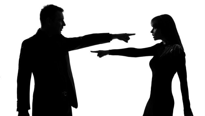 زوج يقيم دعوى ضد زوجته بعد تعرضه للضرب
