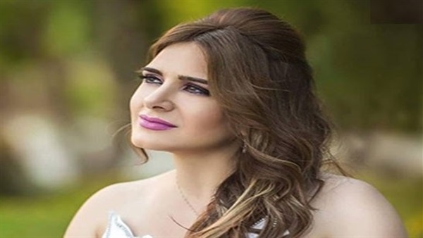 ميرنا وليد تعود للساحة الفنية