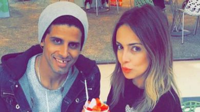 حمدي الميرغني يفاجيء إسراء بهدية كارتونية