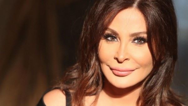 «تاتو» إليسا يشعل مواقع السوشيال ميديا