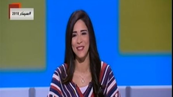 متصل يطلب أمر غريب من مذيعة مصرية على الهواء