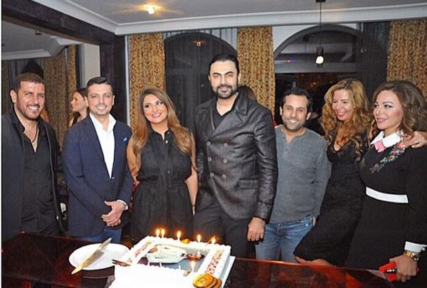 شاهد| محمد كريم يحتفل بعيد ميلاد شذى حسون في دبي
