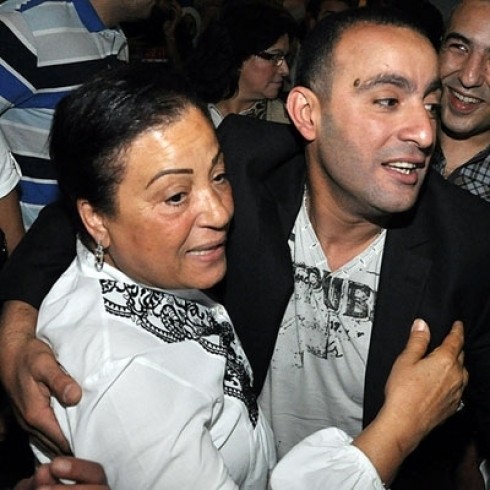 أحمد السقا ووالدته