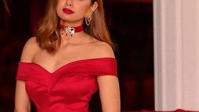 منه عرفة تواصل استفزاز الجمهور بفستان جرئ