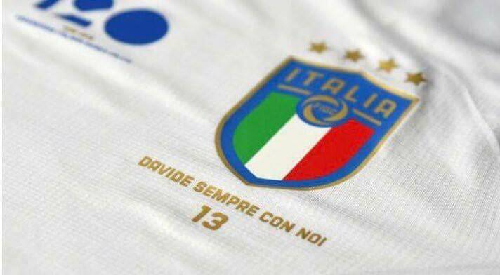 منتخب إيطاليا يخوض مباراة الأرجنتين بقميص خاص