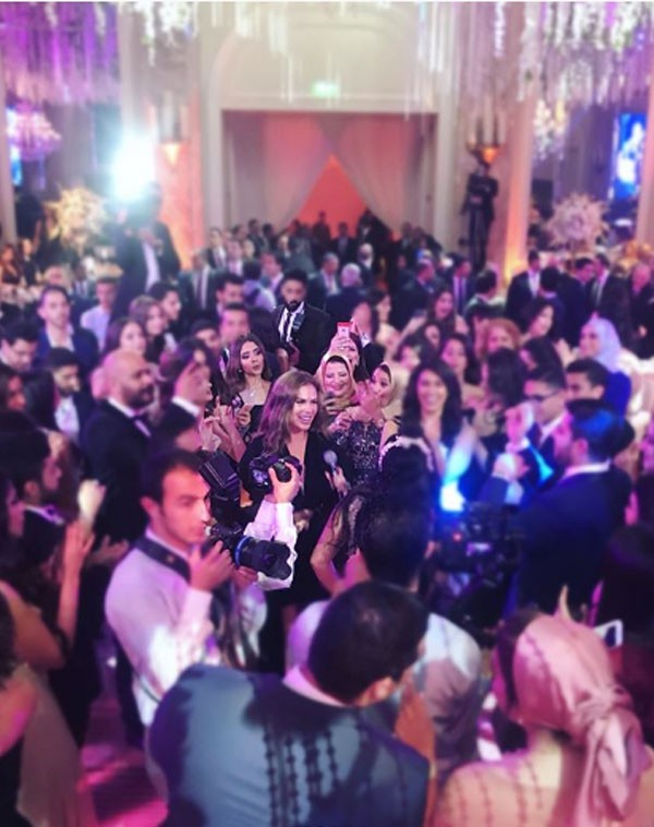 «وصلة رقص» لنيكول سابا من حفل زفاف مصري