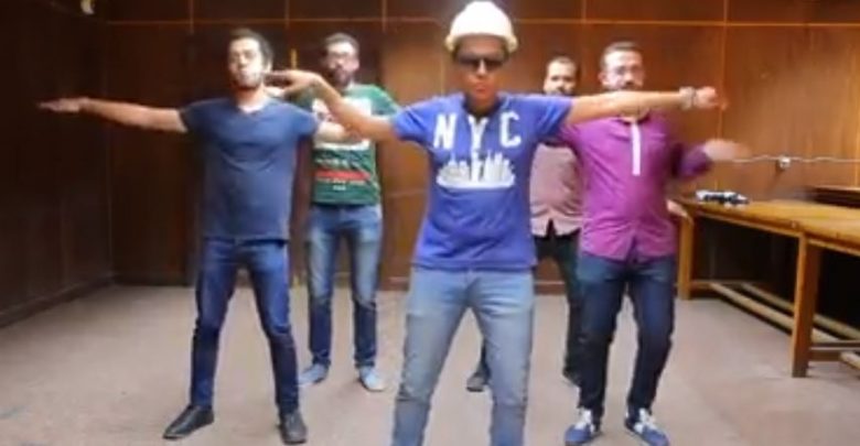 شاهد| أغنية حفل تخرج «أقوى دفعة في مصر» على طريقة محمد رمضان