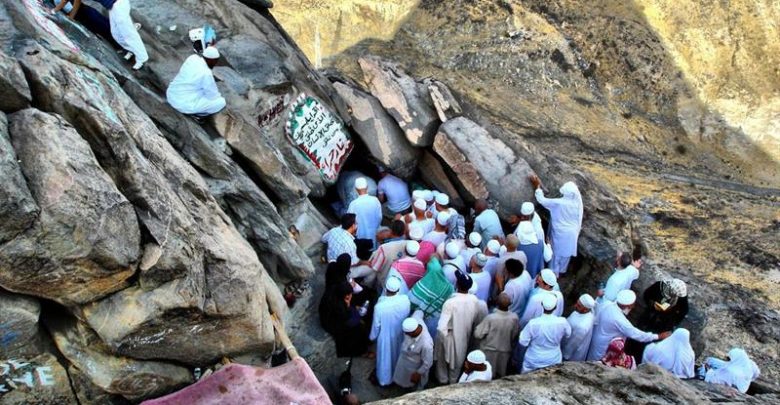 السعودية تمنع المعتمرين من زيارة جبل النور