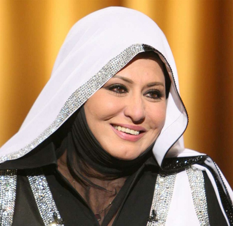 سهير رمزي تثير الجدل مجددًا بخلعها للحجاب