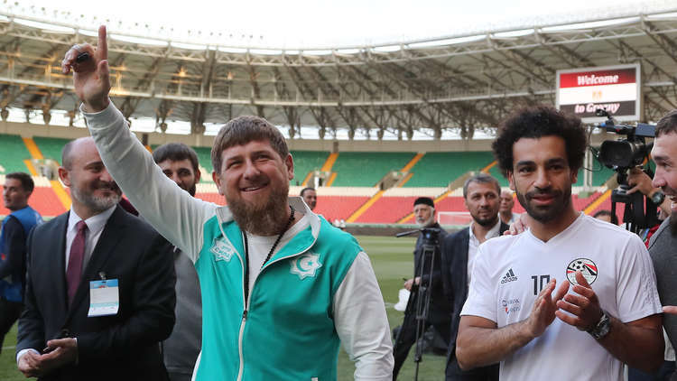 الرئيس الشيشاني يكشف عن وعد محمد صلاح له
