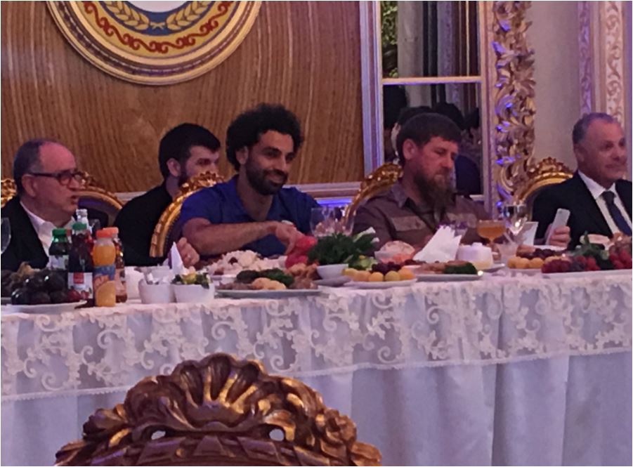 محمد صلاح يحصل على حق المواطنة من الرئيس الشيشاني