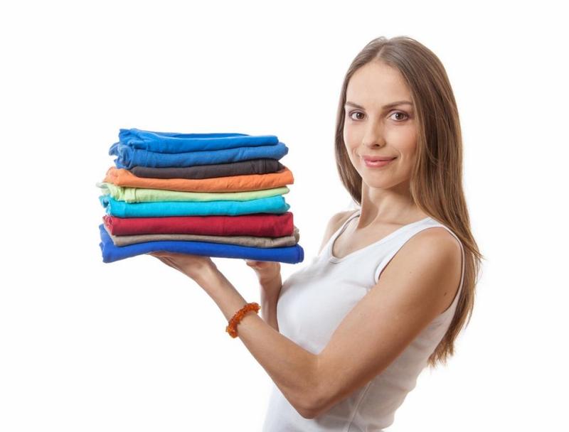 5 أفكار بسيطة للتخلص من تجاعيد الملابس دون استخدام مكواة!