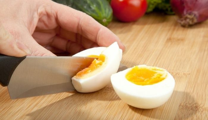 فوائد وأضرار أكل البيض في وجبة الافطار يوميًا