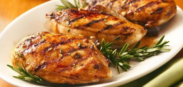بالمقادير والخطوات.. طريقة عمل صدور الدجاج المشوية بشكل صحي في مطبخك