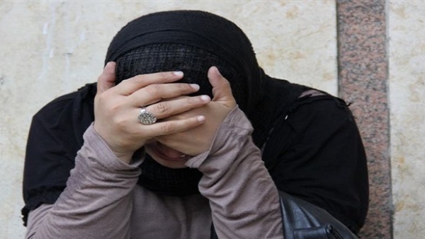 منار تطلب الخلع أمام محكمة الأسرة: «جوزي بيضربني بالحزام أثناء العلاقة الحميمية»