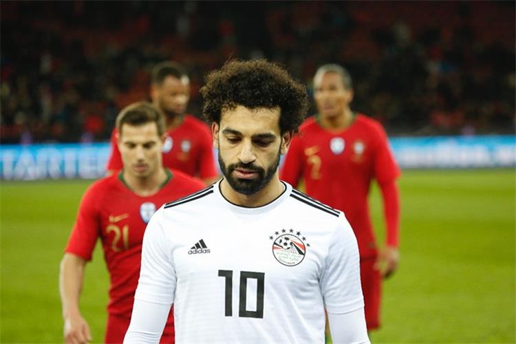 محمد صلاح خارج تشكيل منتخب مصر