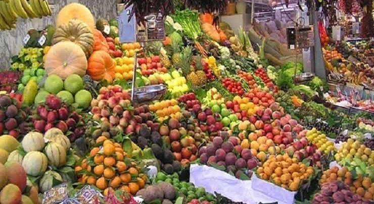الفراولة تسجل 5 جنيهات.. تعرف على أسعار الخضروات والفاكهة في سوق العبور