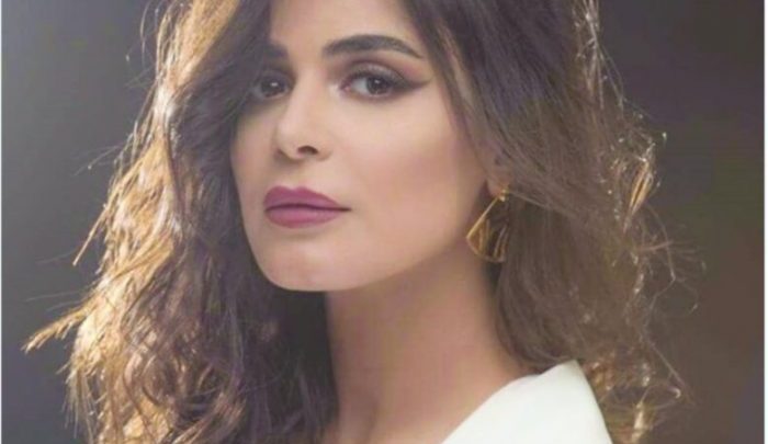 نورهان منصور تشعل السوشيال ميديا بـ فستان جرئ (صور) | لقطات