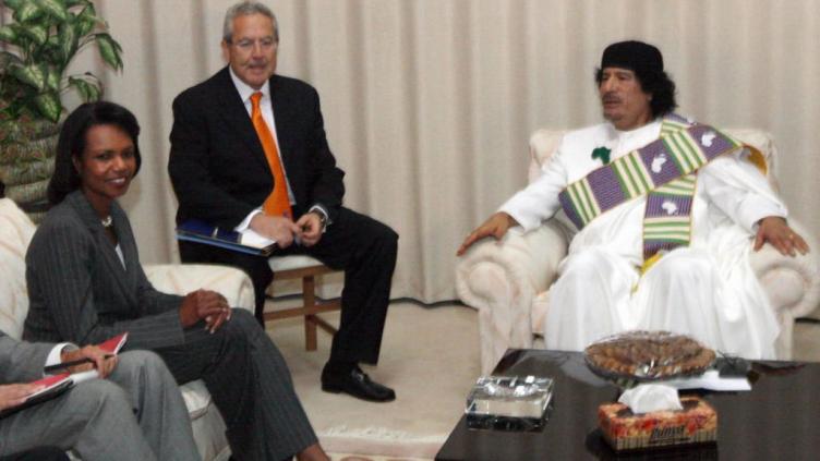 قصة الحب بين القذافي وكونداليزا
