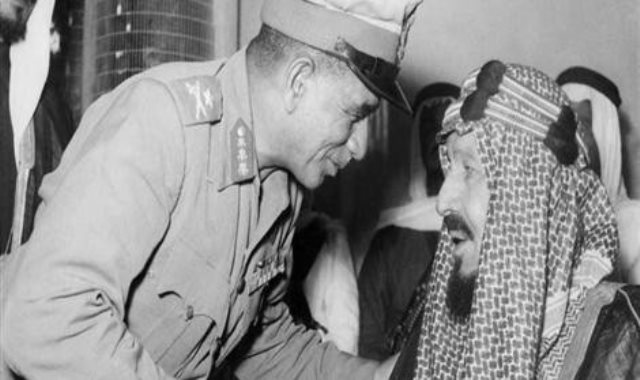 الملك عبد العزيز والرئيس محمد نجيب
