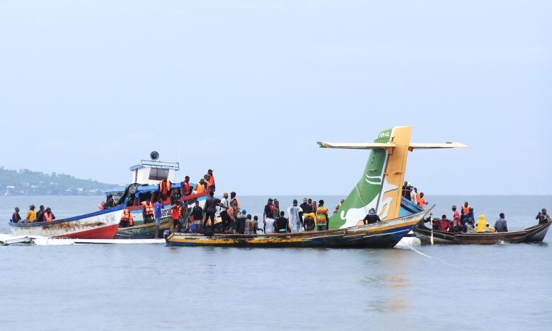 سقوط طائرة تنزانية في بحيرة فيكتوريا