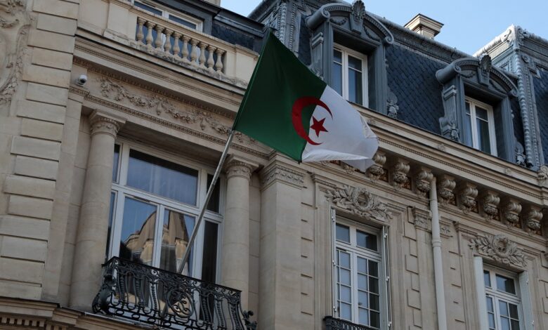 الجزائر تتخلي عن فرنسا
