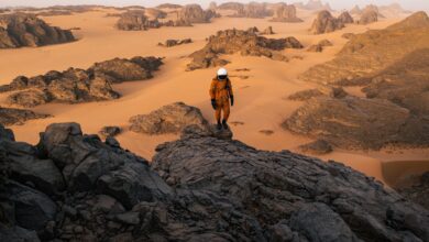 رائد فضاء في صحراء الجزائر