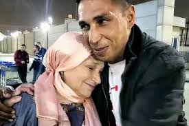عودة اردني لحضن والدته بعد 43 عام