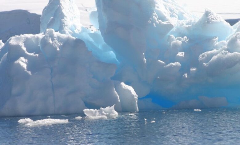 تزايد تشققات جبال الجليد في القطب الشمالي