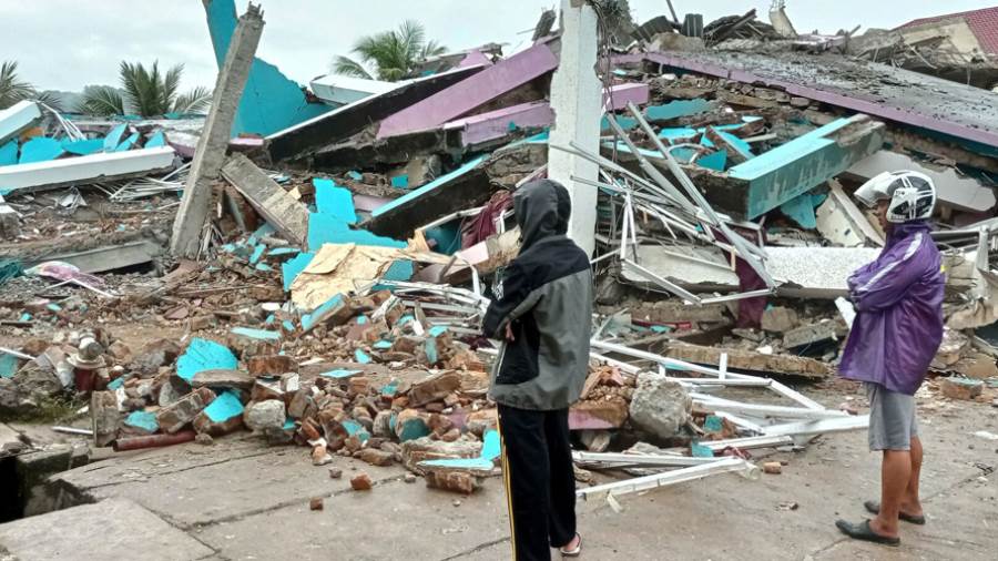 زلزال ضخم يضرب إندونيسيا