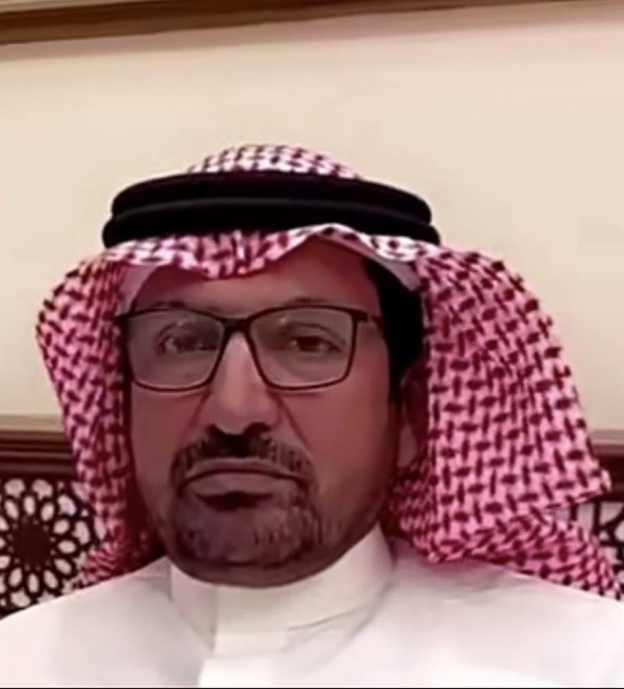 سعودي يصبح حديث العالم بعدما حدث لابنه على منصة القصاص