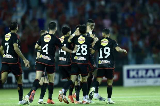 ضربة قوية للأهلي: ثلاثي "ذهبي" يغيب عن مباراة الذهاب ضد الترجي