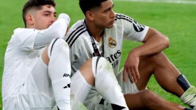 مشادة ساخنة بين بيلينغهام وفالفيردي وزميل بالفريق تهز غرفة ملابس ريال مدريد بعد خسارة الكلاسيكو