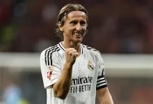 لوكا مودريتش يودّع البرنابيو: وجهة مفاجئة تثير الدهشة بعد رحيل الأسطورة