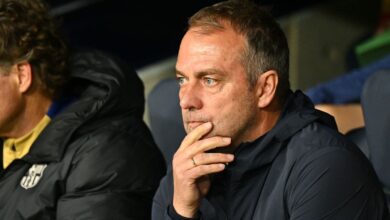 فليك يبلغ ديكو: "بيعه فورًا".. نجم برشلونة خارج الحسابات بعد لقاء بلد الوليد