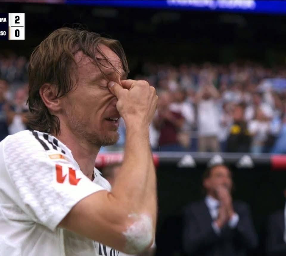 مودريتش يودع ريال مدريد.. نهاية مسيرة أسطورية