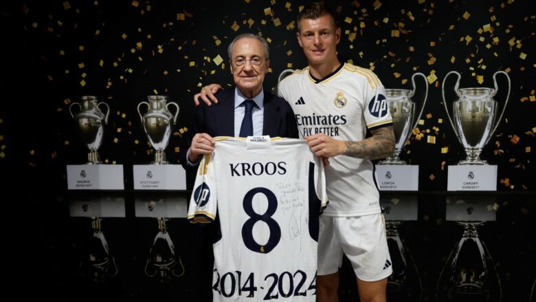 توني كروس يصعّد الضغط: نجم عالمي لتعويض رحيل مودريتش عن ريال مدريد
