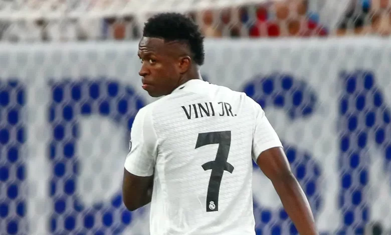 بيريز يستهدف زميل كريستيانو كبديل مثالي لفينيسيوس في ريال مدريد