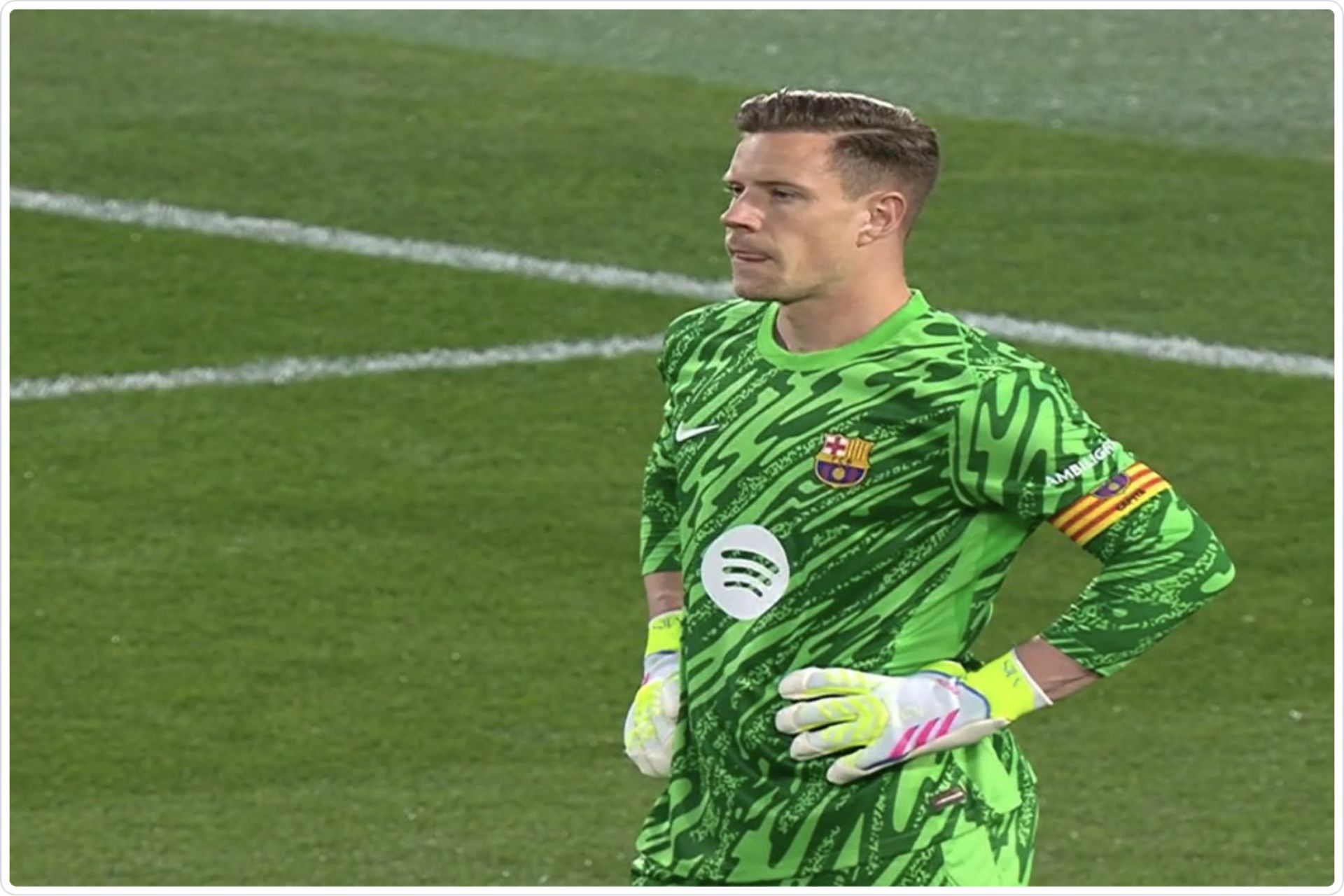 أهداف مباراة برشلونة وبلد الوليد اليوم في الدوري الاسبانيالهدف جاء عن طريق إيفان سانشيز، اللي استغل تمريرة متقنة وسدد كرة قوية ارتطمت بمدافع برشلونة، لتخدع الحارس وتسكن الشباك. الهدف عكس انطلاقة قوية من بلد الوليد، رغم موقفه الصعب في ذيل الترتيب برصيد 16 نقطة، بينما يتصدر برشلونة الليجا بـ76 نقطة.