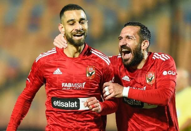 بعد صمت طويل.. الأهلي يُعلن موقفه النهائي من صفقة معلول والسولية.. ووثائق عقد حمدي فتحي تكشف المستور