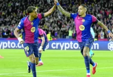 هانسي فليك يصدم الجميع بطلب تعاقد عاجل مع جناح "2 في 1" لتدعيم هجوم برشلونة