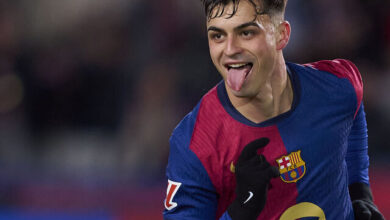 بيدري يختار أفضل منفذ للفاولات في برشلونة.. والاسم ليس ميسي